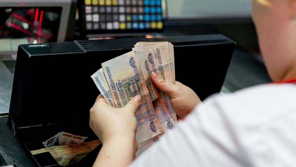 Как снять наличные с карты без банкомата: новый кэшаут-рецепт