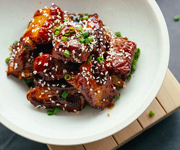 Уютный домашний вариант свиных ребрышек в кисло-сладком соусе