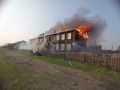 Аварийный дом сгорел в Ерофее Павловиче: прокуратура начала проверку