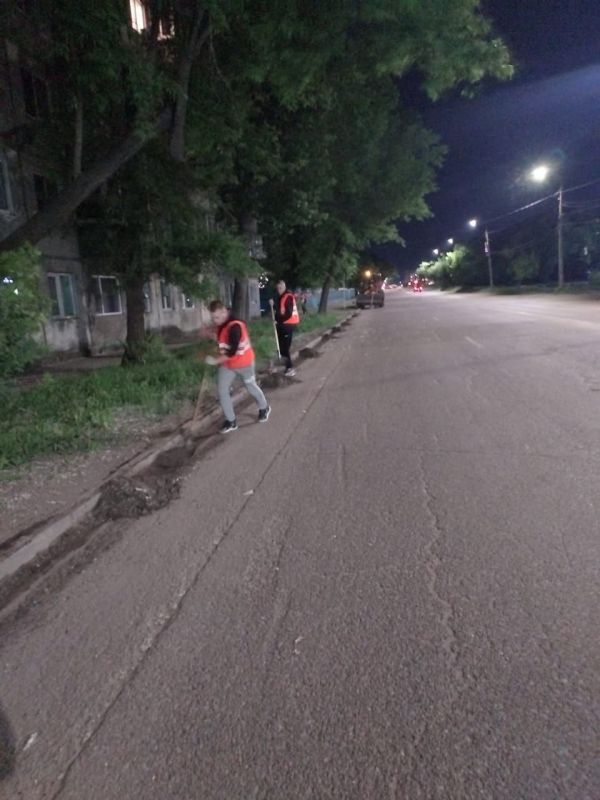 Прочищать ливнёвки, обслуживать дорожные объекты, откачивать лужи: чем планируют заняться коммунальщики сегодня