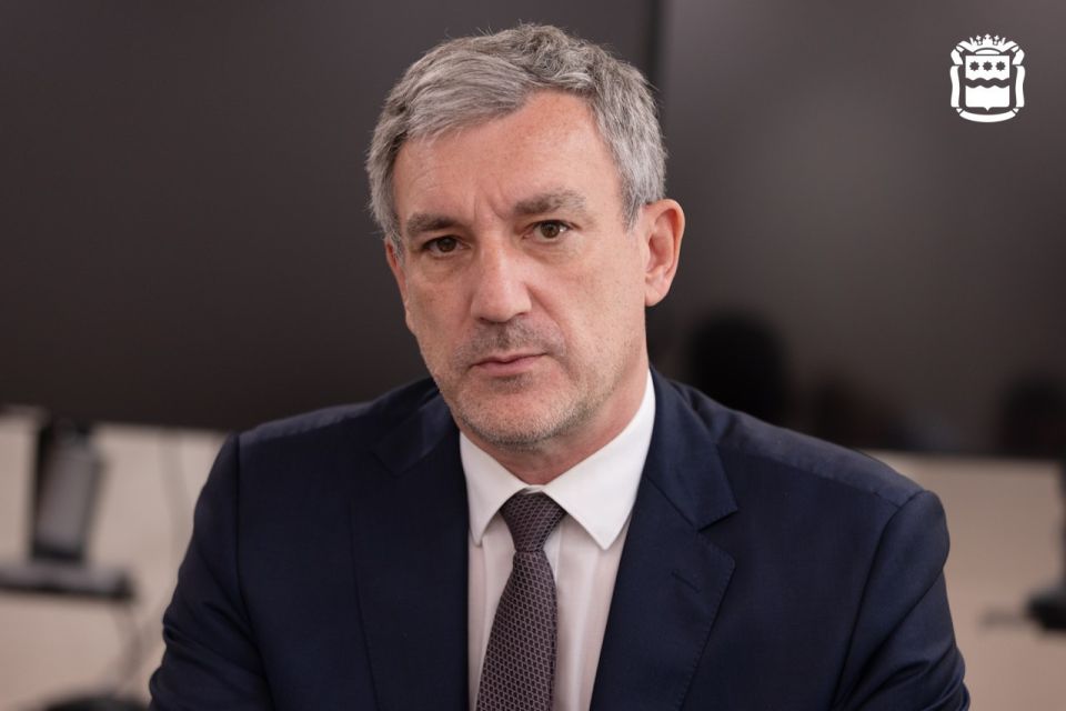         40    ,   