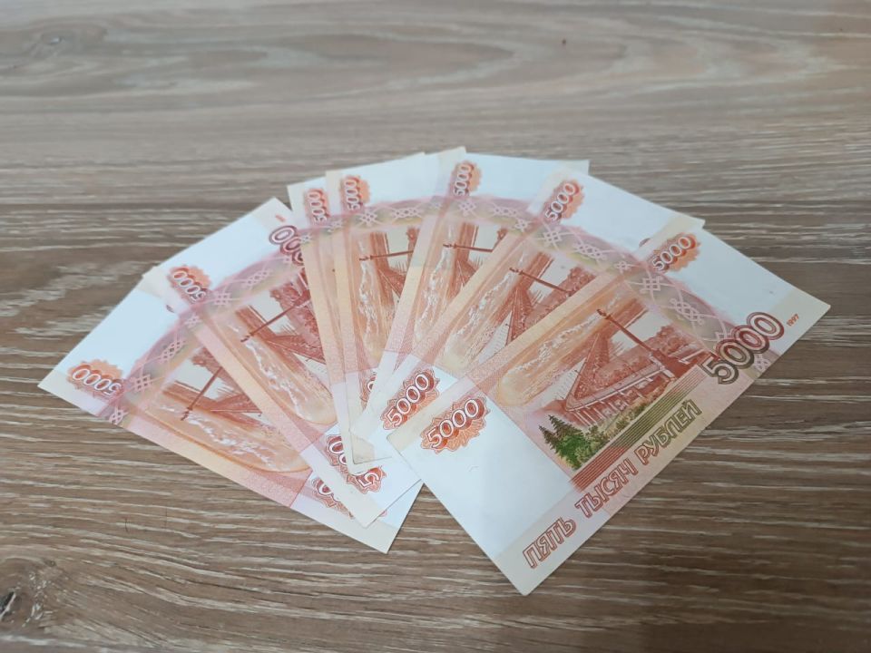    -    800 000 