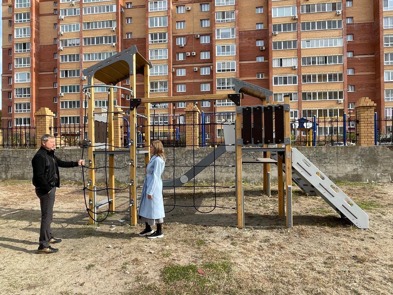 Депутаты проверили качество благоустройства дворов в Благовещенске