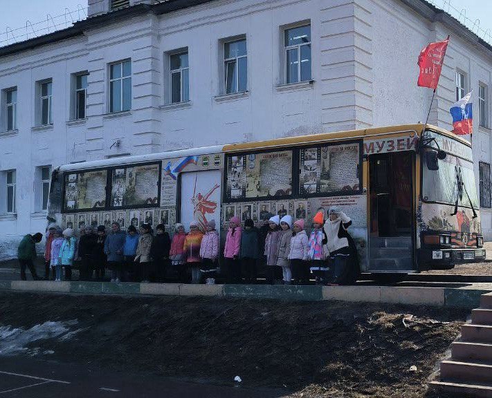 Автобус Победы побывал в школах Приамурья
