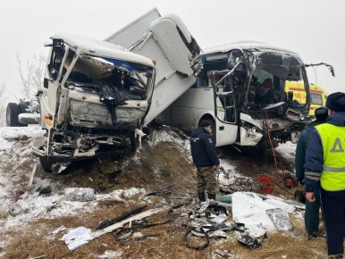 Предварительно в автоаварии четыре человека получили травмы