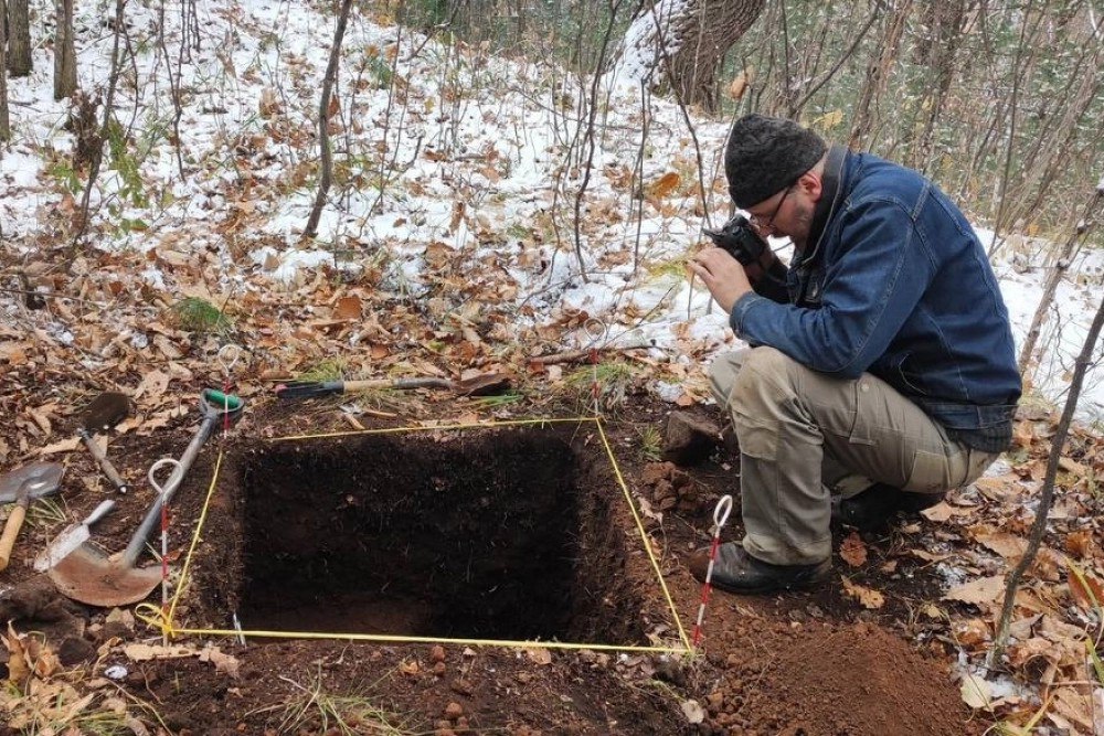 Им тысячи лет. В Хабаровском крае нашли писаницу и городище железного века Им тысячи лет. В Хабаровском крае нашли писаницу и городище железного века