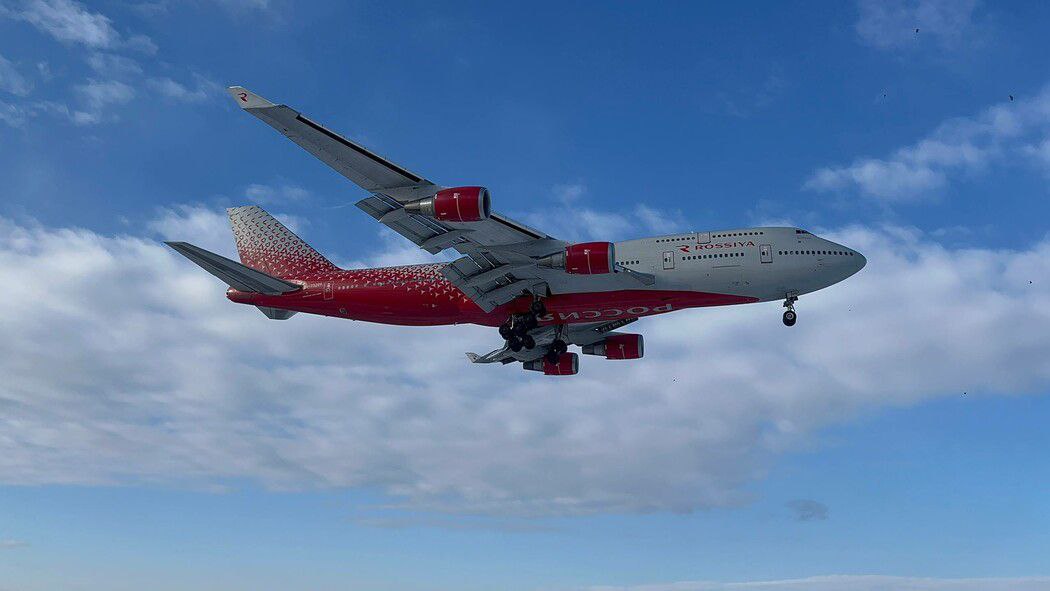 Утром в аэропорту амурской столицы впервые приземлился легендарный Boeing 747 Утром в аэропорту амурской столицы впервые приземлился легендарный Boeing 747