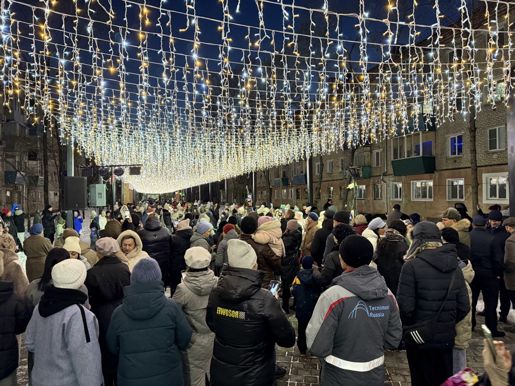 В Белогорске открыли вторую очередь Аллеи молодёжи В Белогорске открыли вторую очередь Аллеи молодёжи