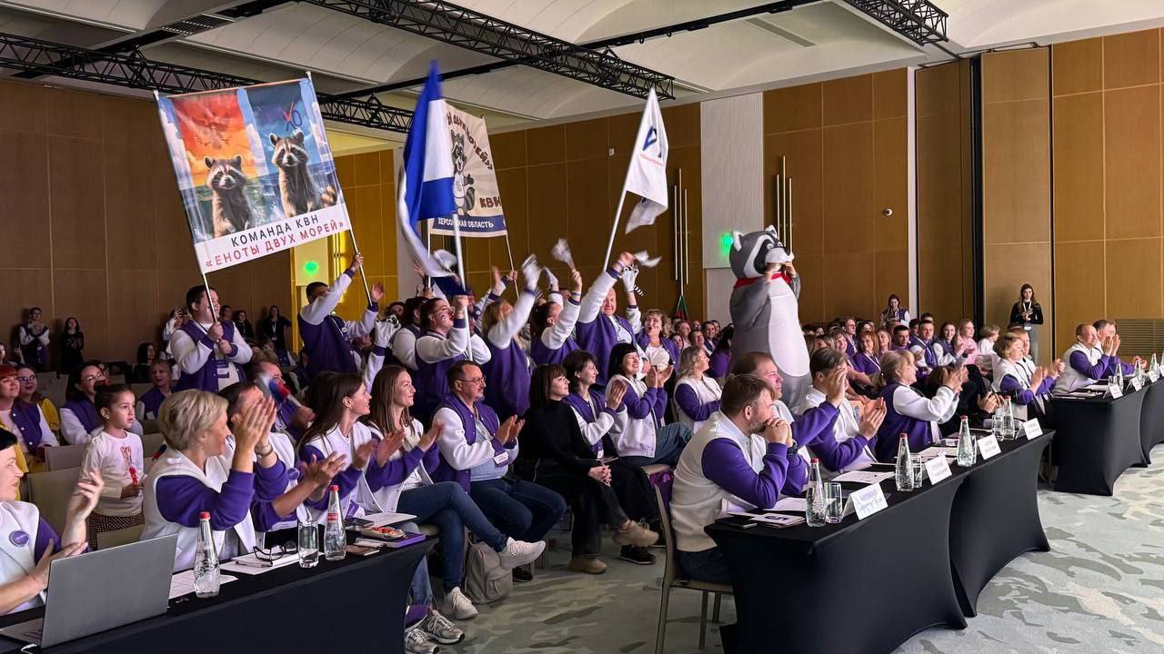 Представители Амуризбиркома стали болельщиками на играх молодежного Клуба Веселых Избирателей Представители Амуризбиркома стали болельщиками на играх молодежного Клуба Веселых Избирателей