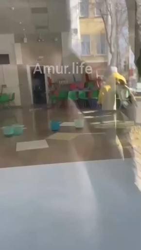 В первой гимназии Благовещенска произошла коммунальная авария