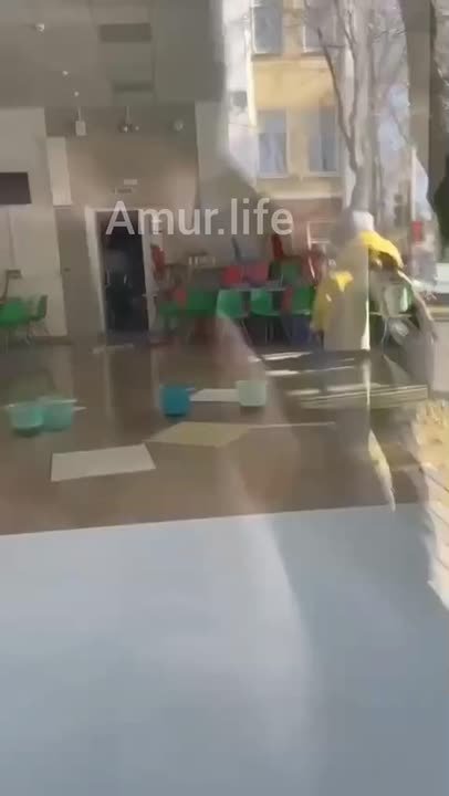 В первой гимназии Благовещенска произошла коммунальная авария