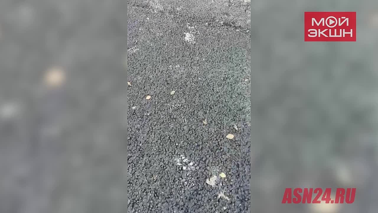 «Будут летать камни»: благовещенец обратил внимание на качество нового асфальта на улице Амурской