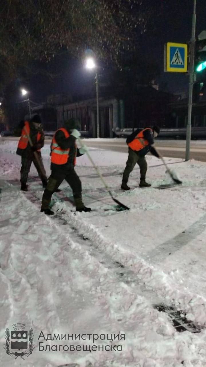Чистка тротуаров, заметание дорог, подсыпка противогололедным материалом Чистка тротуаров, заметание дорог, подсыпка противогололедным материалом