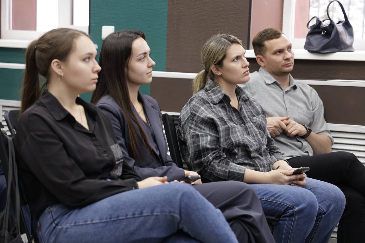 Идеи — в дело: В молодёжном гараже прошла интенсивная сессия по социальному проектированию Идеи — в дело: В молодёжном гараже прошла интенсивная сессия по социальному проектированию