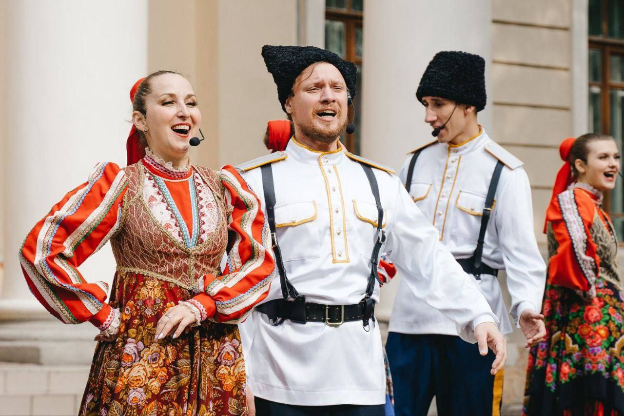 Губернатор региона Василий Орлов поздравил амурчан с Днём народного единства