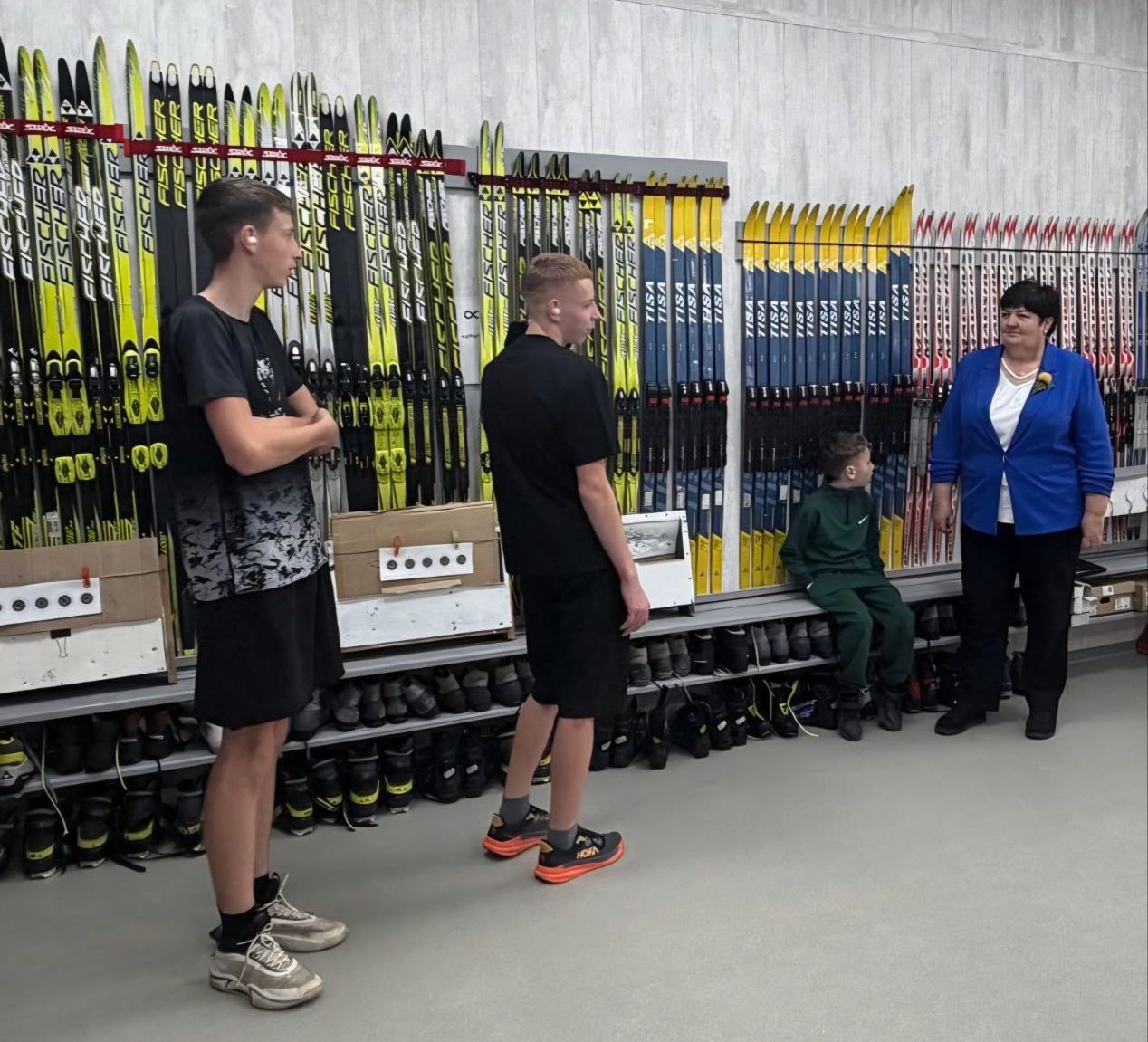 В Овсянке впервые за 94 года отремонтировали детско-юношескую спортивную школу В Овсянке впервые за 94 года отремонтировали детско-юношескую спортивную школу