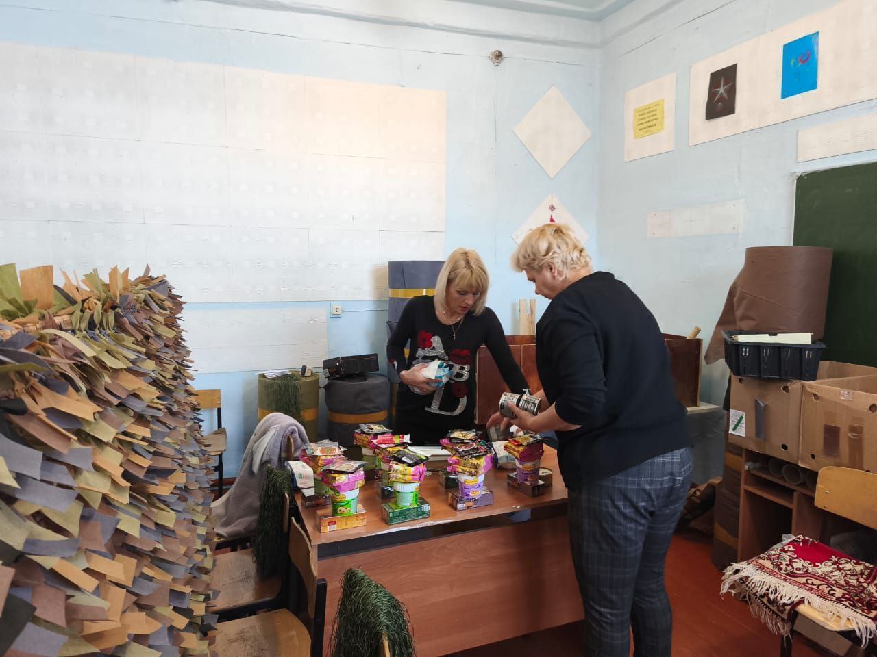 Активисты группы «Своих не бросаем» посёлка Ушумун отправили гуманитарную помощь бойцам СВО Активисты группы «Своих не бросаем» посёлка Ушумун отправили гуманитарную помощь бойцам СВО