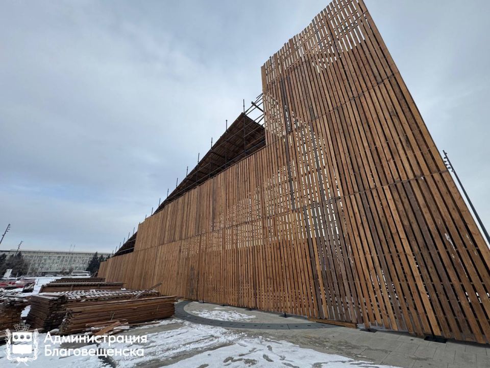 Одну из крупнейших на Дальнем Востоке тюбинговую горку оформят в русском народном стиле Одну из крупнейших на Дальнем Востоке тюбинговую горку оформят в русском народном стиле