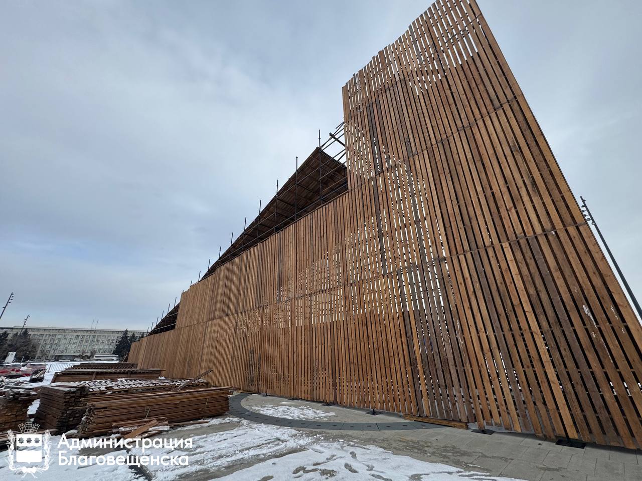 Одну из крупнейших на Дальнем Востоке тюбинговую горку оформят в русском народном стиле Одну из крупнейших на Дальнем Востоке тюбинговую горку оформят в русском народном стиле