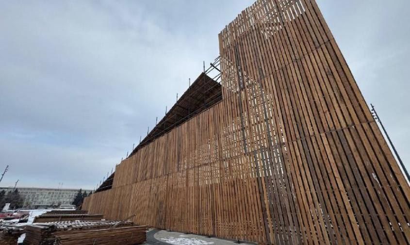 Ледянки под запретом: сроки открытия тюбинговой горки на набережной Благовещенска сместились