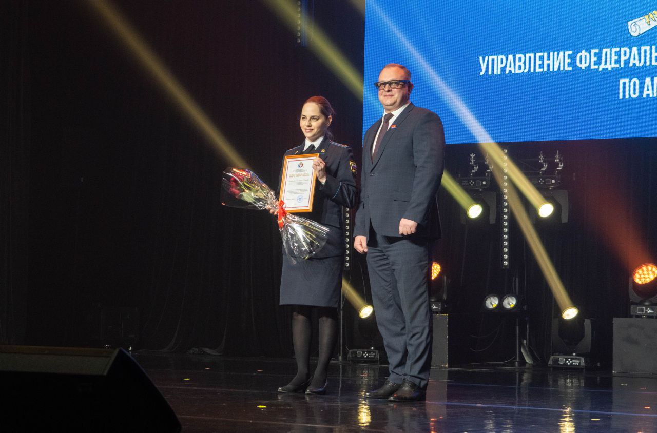 Евгений Тюхаев поздравил судебных приставов России с юбилеем Федеральной службы Евгений Тюхаев поздравил судебных приставов России с юбилеем Федеральной службы