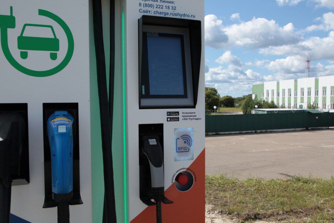 Застройщиков хотят обязать предусматривать парковки для электромобилей Застройщиков хотят обязать предусматривать парковки для электромобилей