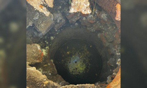 «В подвале вода, экскременты и мусор»: жители Чигирей годами пытаются решить проблему с канализацией