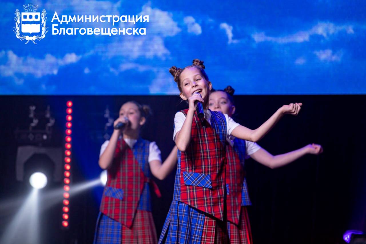 «Ваш труд требует огромной мудрости»: заместитель мэра Благовещенска поздравил судебных приставов со 160-летием ведомства «Ваш труд требует огромной мудрости»: заместитель мэра Благовещенска поздравил судебных приставов со 160-летием ведомства