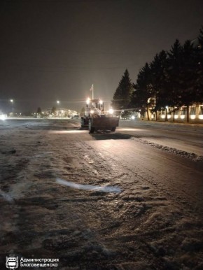 Около 10 км городских дорог очистили коммунальные службы за ночь