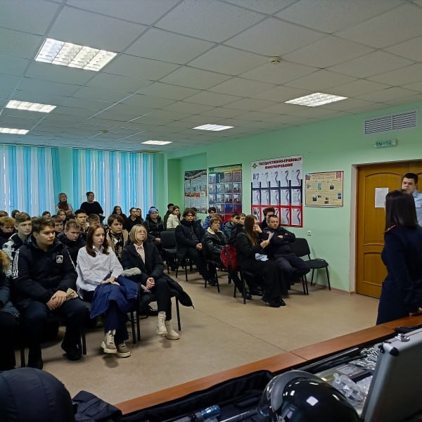 Старшеклассники Циолковского познакомились с работой полиции Старшеклассники Циолковского познакомились с работой полиции