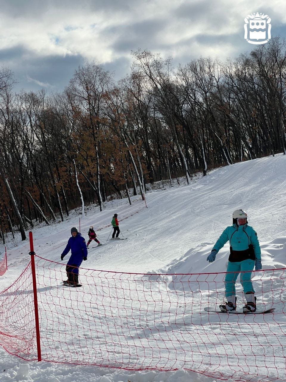 Горнолыжный центр «Белогорье» первый на Дальнем Востоке открыл свои двери для горнолыжников и сноубордистов