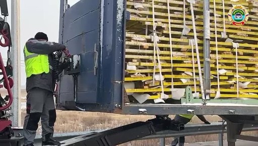 Нарушил ПДД у моста — останешься без рейсов на 60 суток: на границе с Китаем ужесточили регламент