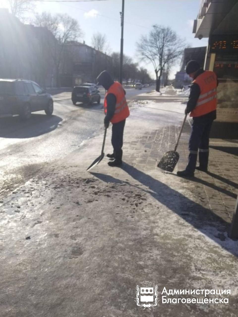 Трактор, грейдер, «Соболь»: спецтехника помогла ГСТК очистить около 80 километров тротуаров и более 100 остановок Трактор, грейдер, «Соболь»: спецтехника помогла ГСТК очистить около 80 километров тротуаров и более 100 остановок