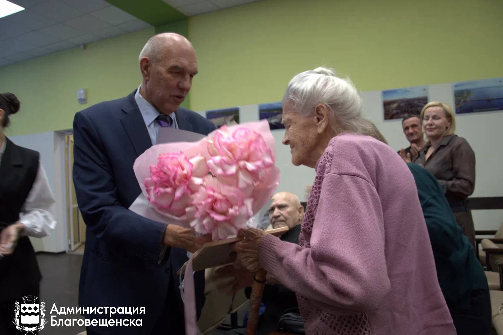 Гордость нашего города: в Благовещенске наградили ветеранов спорта Гордость нашего города: в Благовещенске наградили ветеранов спорта