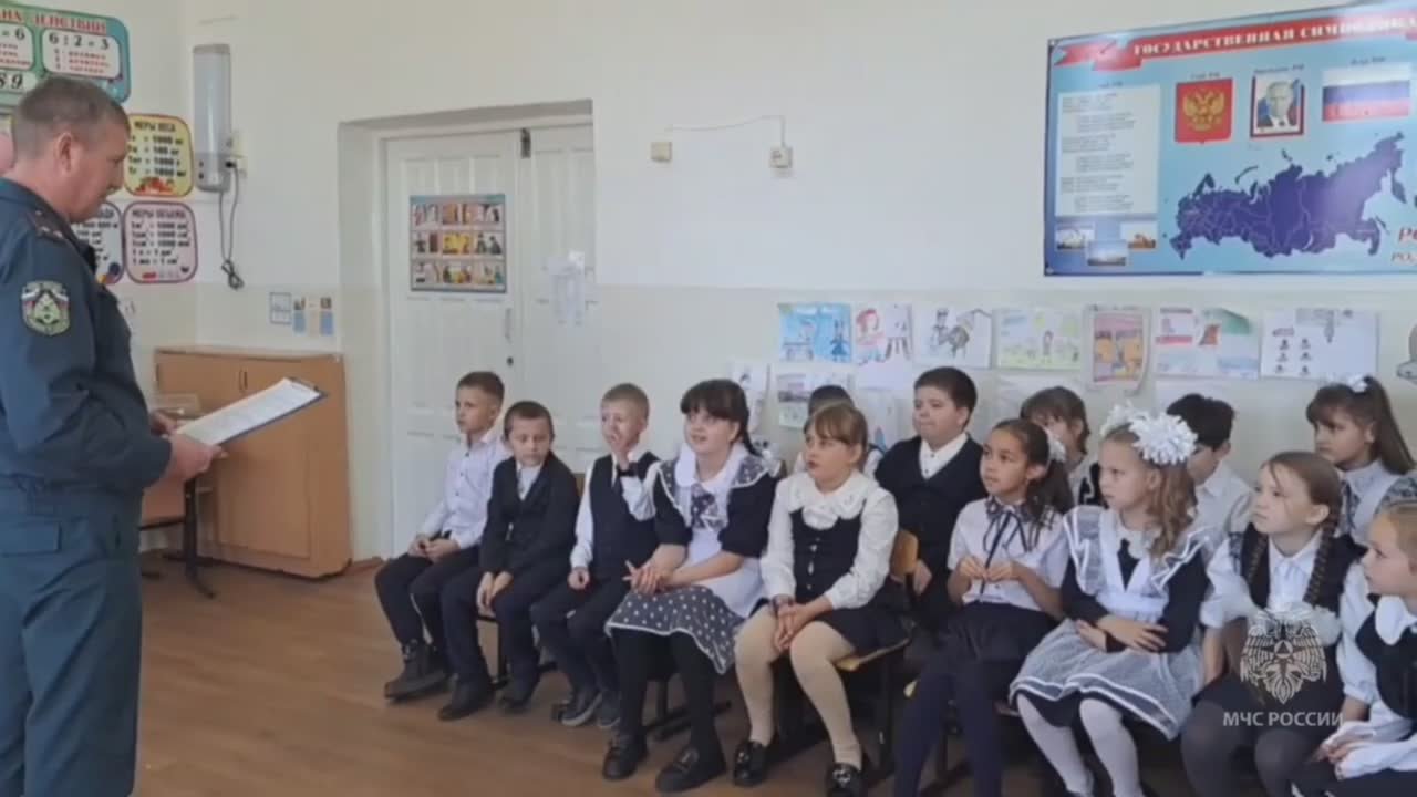 свободненских школьников вступили в дружину юных пожарных