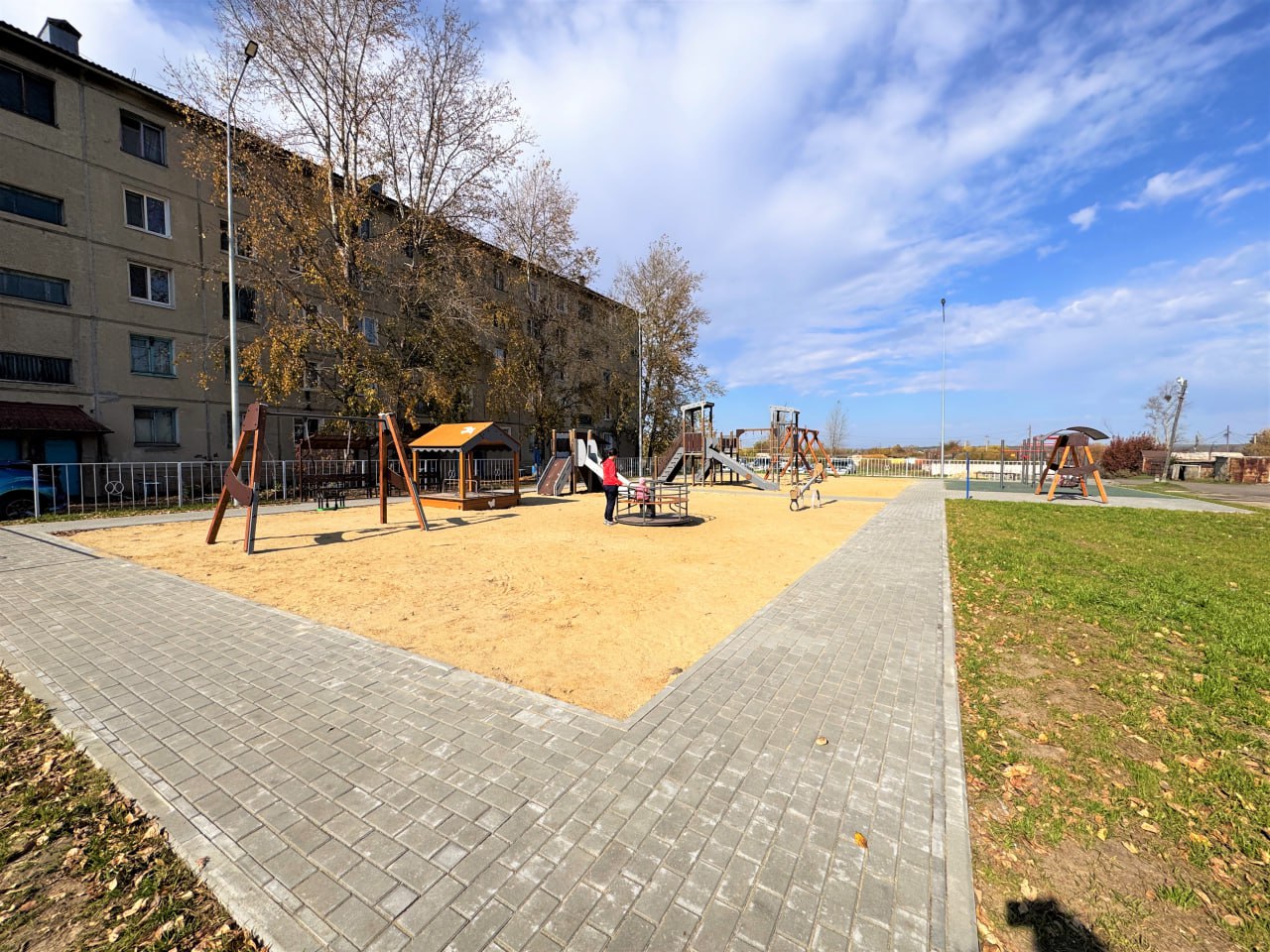 В Екатеринославке завершено благоустройство новой детской площадки В Екатеринославке завершено благоустройство новой детской площадки