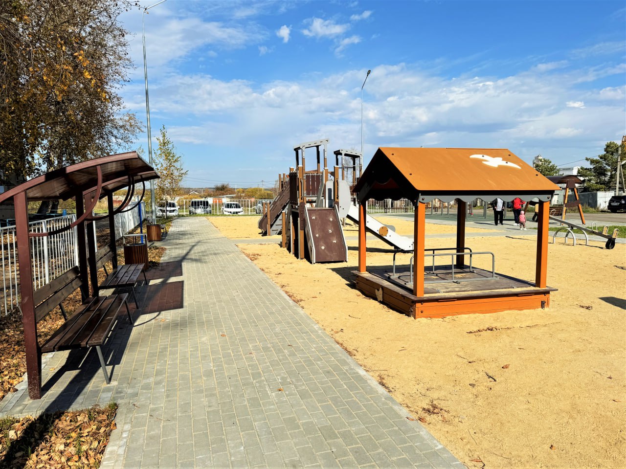 В Екатеринославке завершено благоустройство новой детской площадки