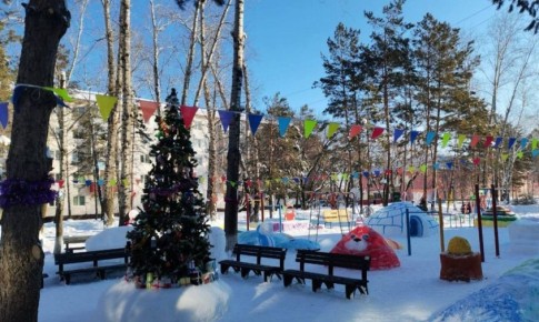 Главный приз стал больше: в Благовещенске снова выберут самые красивые новогодние дворы