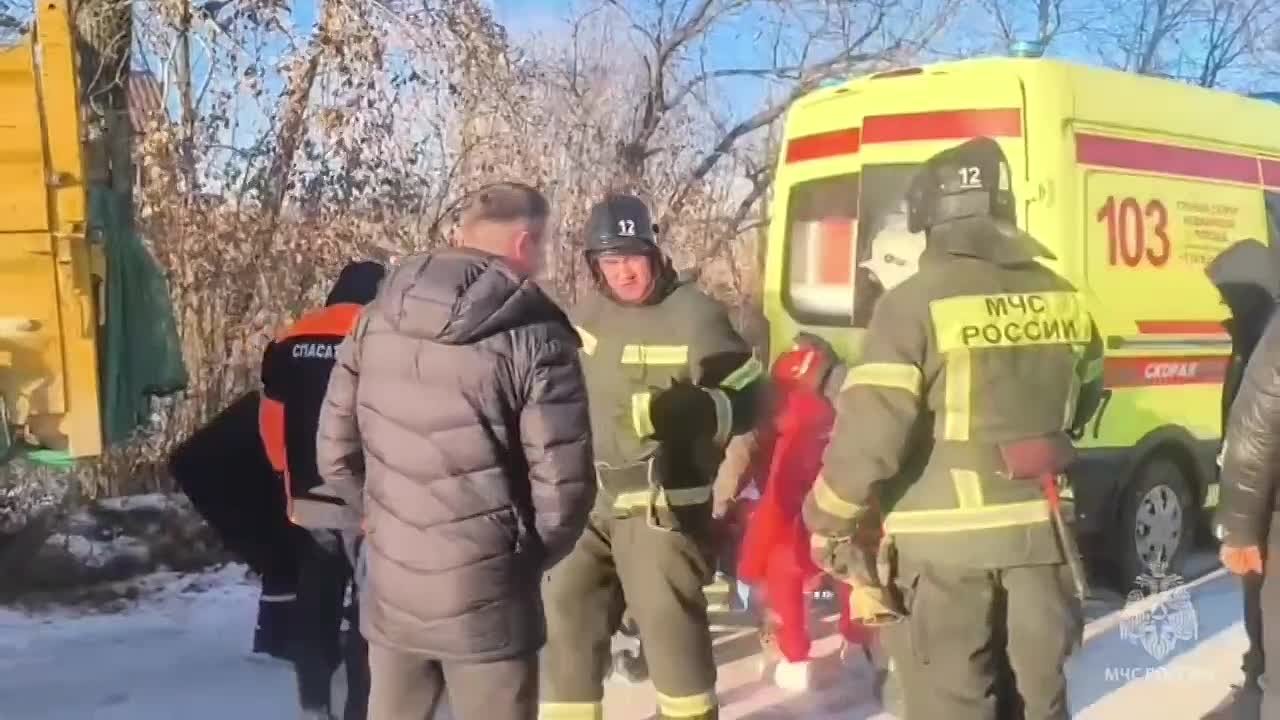 Пятилетний ребенок и трое взрослых пострадали в столкновении автобуса с грузовиком в Благовещенске