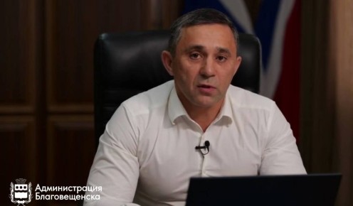 Больше сотни вопросов прислали благовещенцы мэру города во время прямого эфира