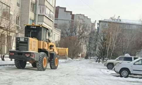 Почти все дворы Благовещенска очистили от снега и наледи