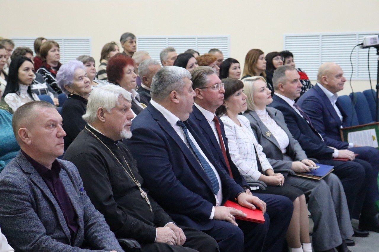 Андрей Рудь поздравил главу Белогорского муниципального округа с вступлением в должность Андрей Рудь поздравил главу Белогорского муниципального округа с вступлением в должность