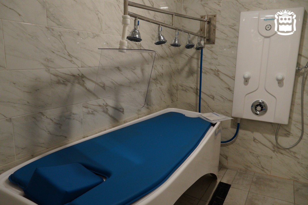 Центральная площадь и реабилитационный центр: Василий Орлов оценил отремонтированные объекты в Амвросиевском округе Центральная площадь и реабилитационный центр: Василий Орлов оценил отремонтированные объекты в Амвросиевском округе