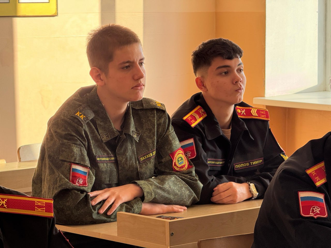 Сотрудник отдела криминалистики провел занятие с учащимися кадетской школы «Амурский кадетский корпус имени Героя Советского Союза генерал-майора Ю.В. Кузнецова» Сотрудник отдела криминалистики провел занятие с учащимися кадетской школы «Амурский кадетский корпус имени Героя Советского Союза генерал-майора Ю.В. Кузнецова»