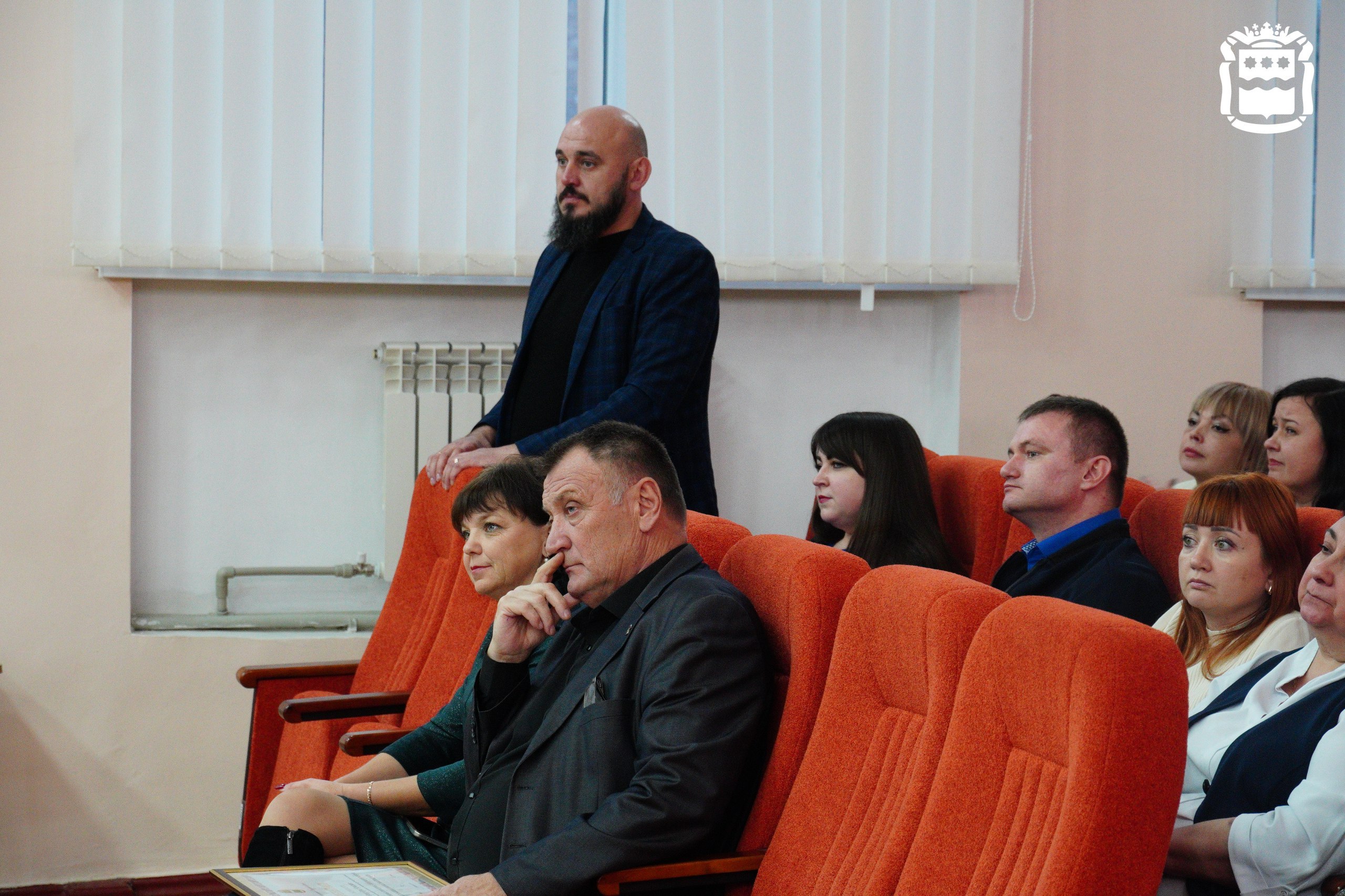 План по восстановлению Амвросиевского округа ДНР подписали Василий Орлов и глава подшефного округа План по восстановлению Амвросиевского округа ДНР подписали Василий Орлов и глава подшефного округа