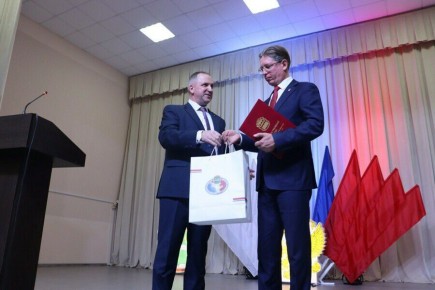 В должность главы Белогорского округа Приамурья вновь вступил Денис Инюточкин, который руководил этой территорией на протяжении 14 лет