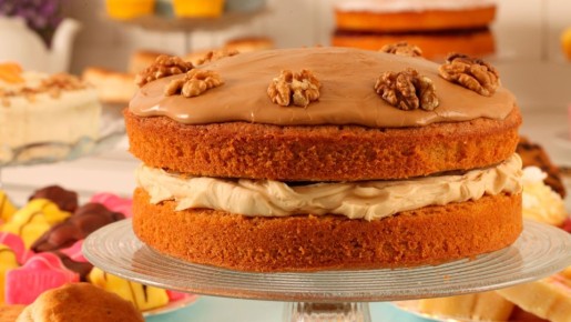 Только самые опытные делают это с бисквитом: всегда будет воздушным и ровным