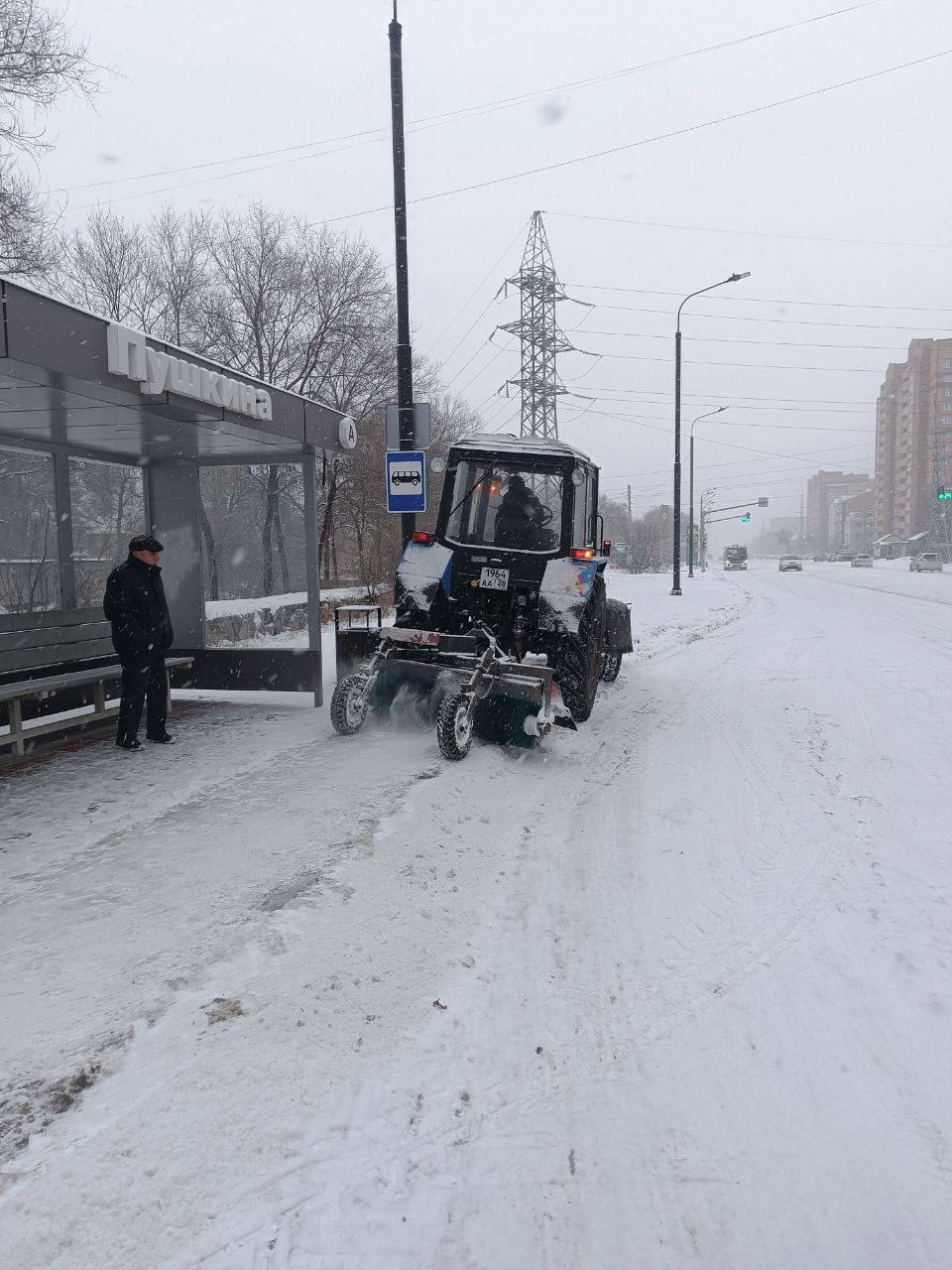 Сотрудники ГСТК активно борются с последствиями снегопада в Благовещенске Сотрудники ГСТК активно борются с последствиями снегопада в Благовещенске