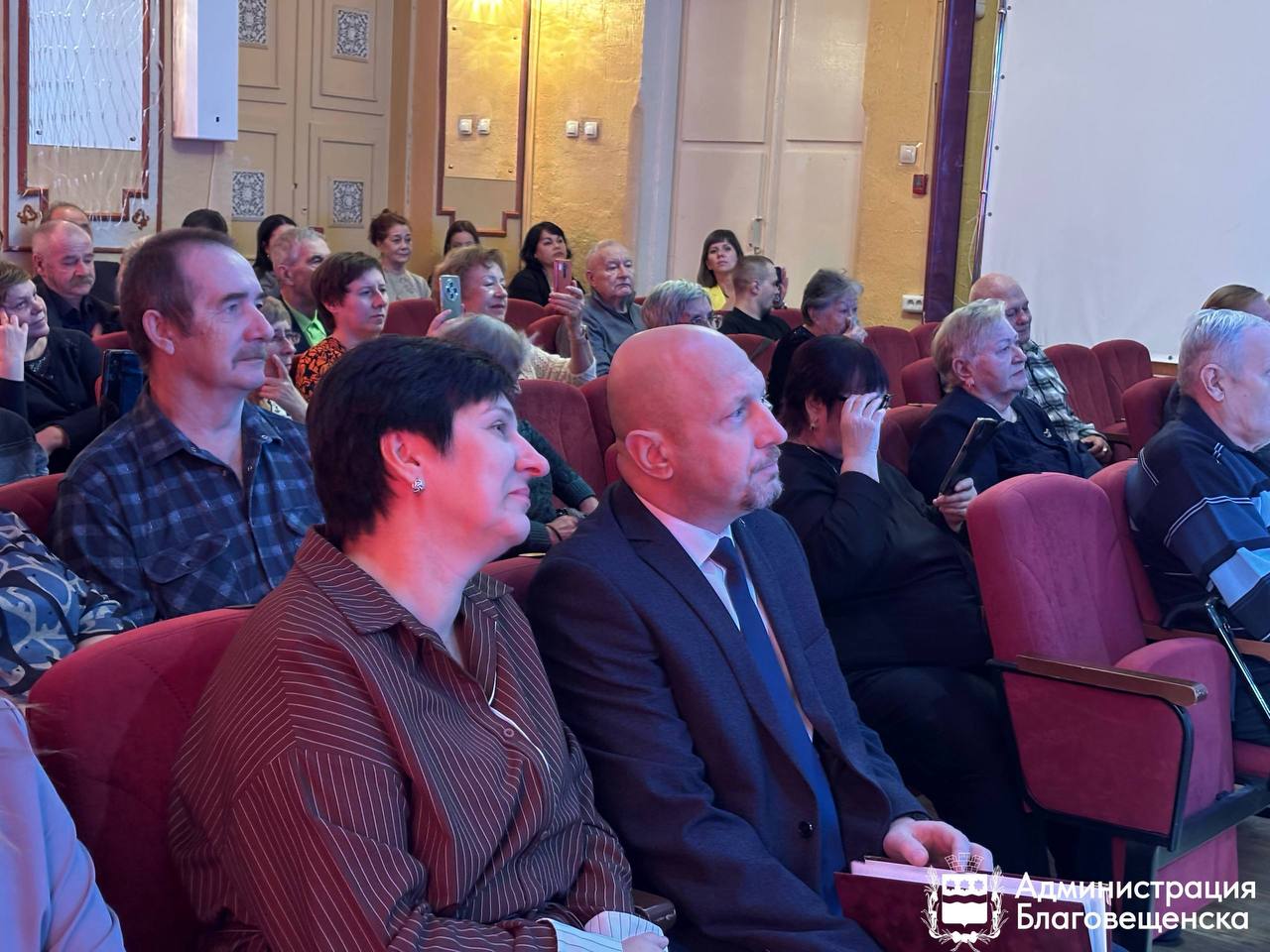 30 жителей Благовещенка получили награды за «Стройку Века» 30 жителей Благовещенка получили награды за «Стройку Века»