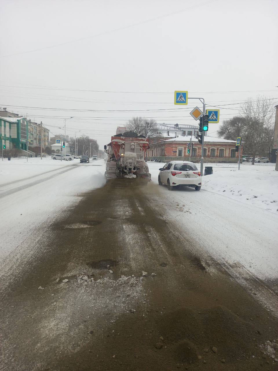 Сотрудники ГСТК активно борются с последствиями снегопада в Благовещенске Сотрудники ГСТК активно борются с последствиями снегопада в Благовещенске